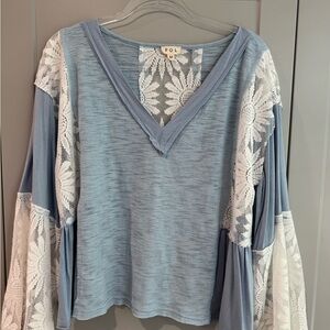 POL Women's Top with Lace Sleeves in Light Blue and White